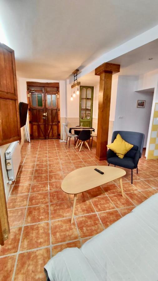 Almazara Apartamento *